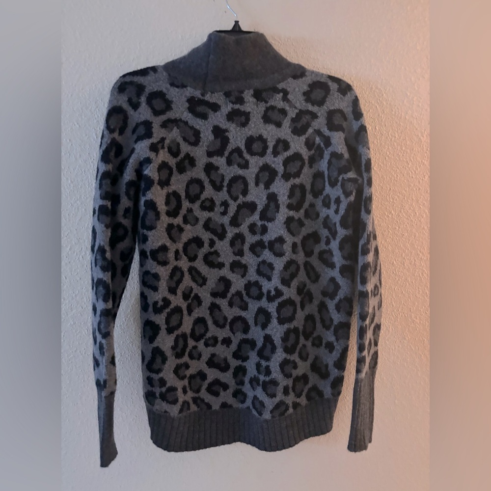Cynthia Rowley Wool Blend Gray AnimalLeopard Print Sweater - small - Picture 2 of 5